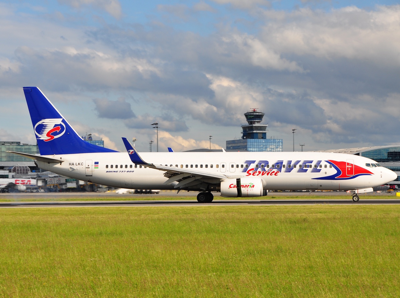 HA-LKC - 737-8K5(WL) - Travel Service Hungary - PRG - 09-06-2009