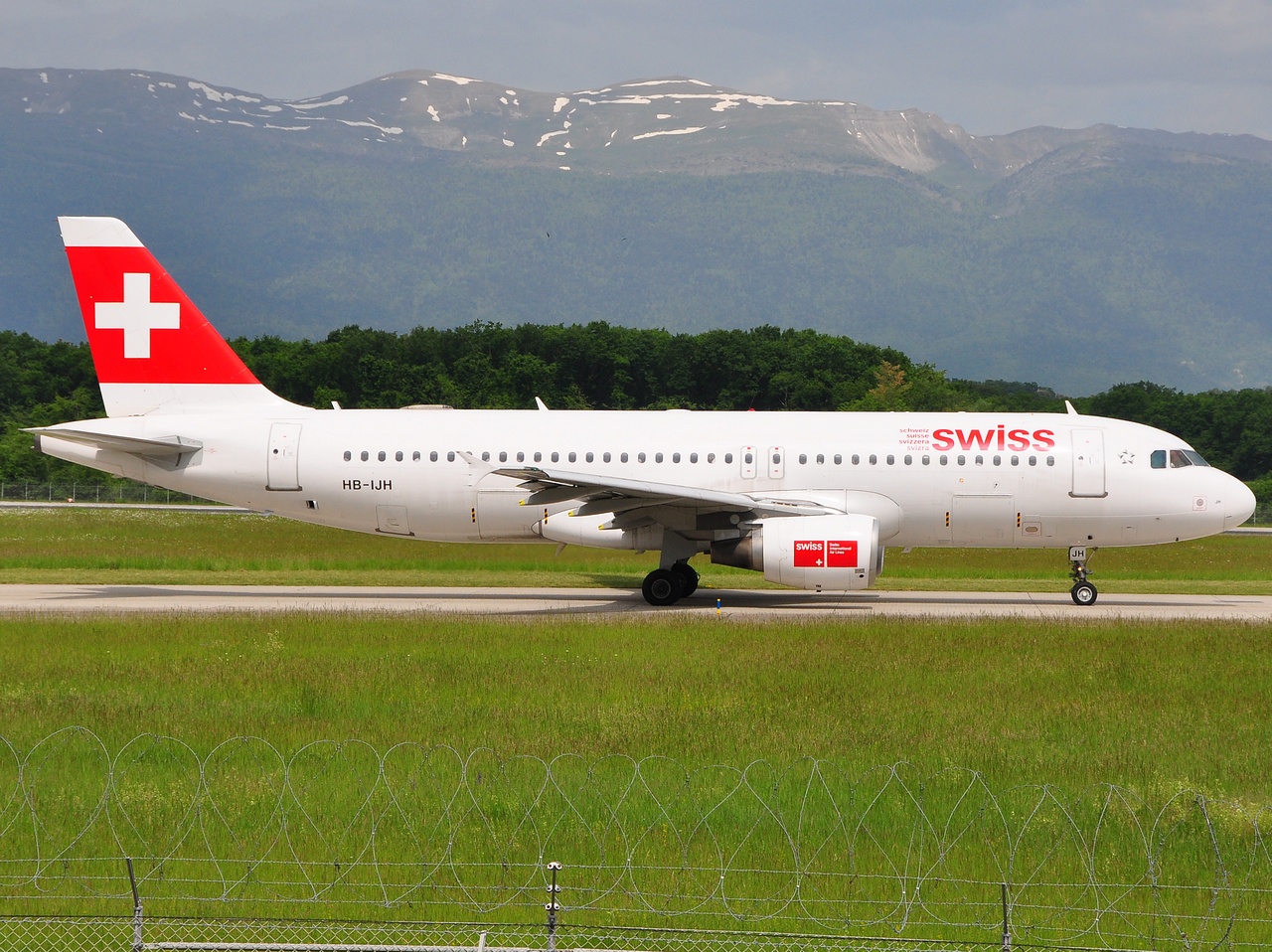 HB-IJH - A320-214 - Swiss - GVA - 12-05-2009