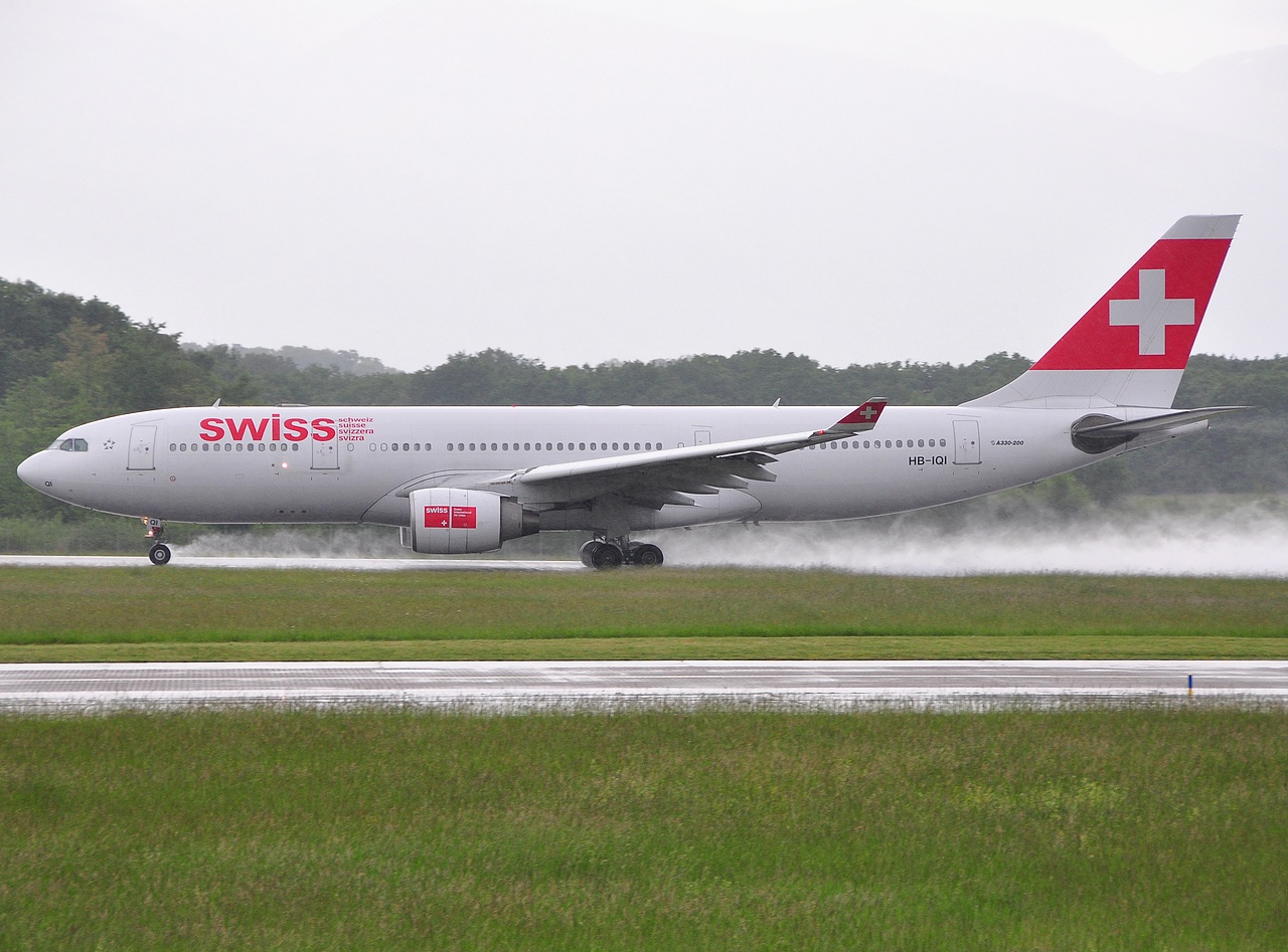 HB-IQI - A330-223 - Swiss - GVA - 12-05-2009