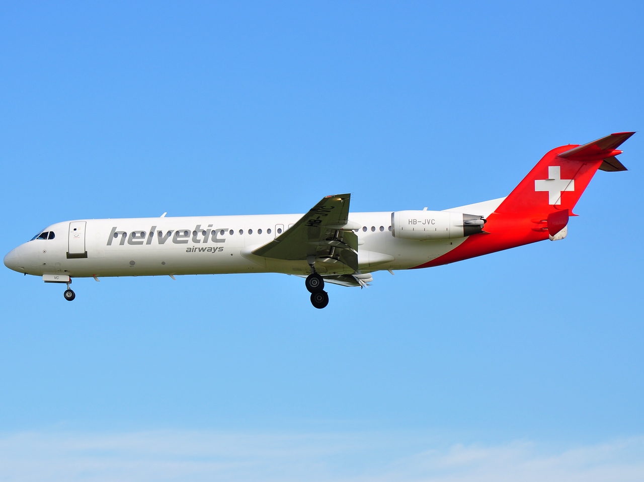 HB-JVC - Fokker 100 - Helvetic Airways - PRG - 09-06-2009