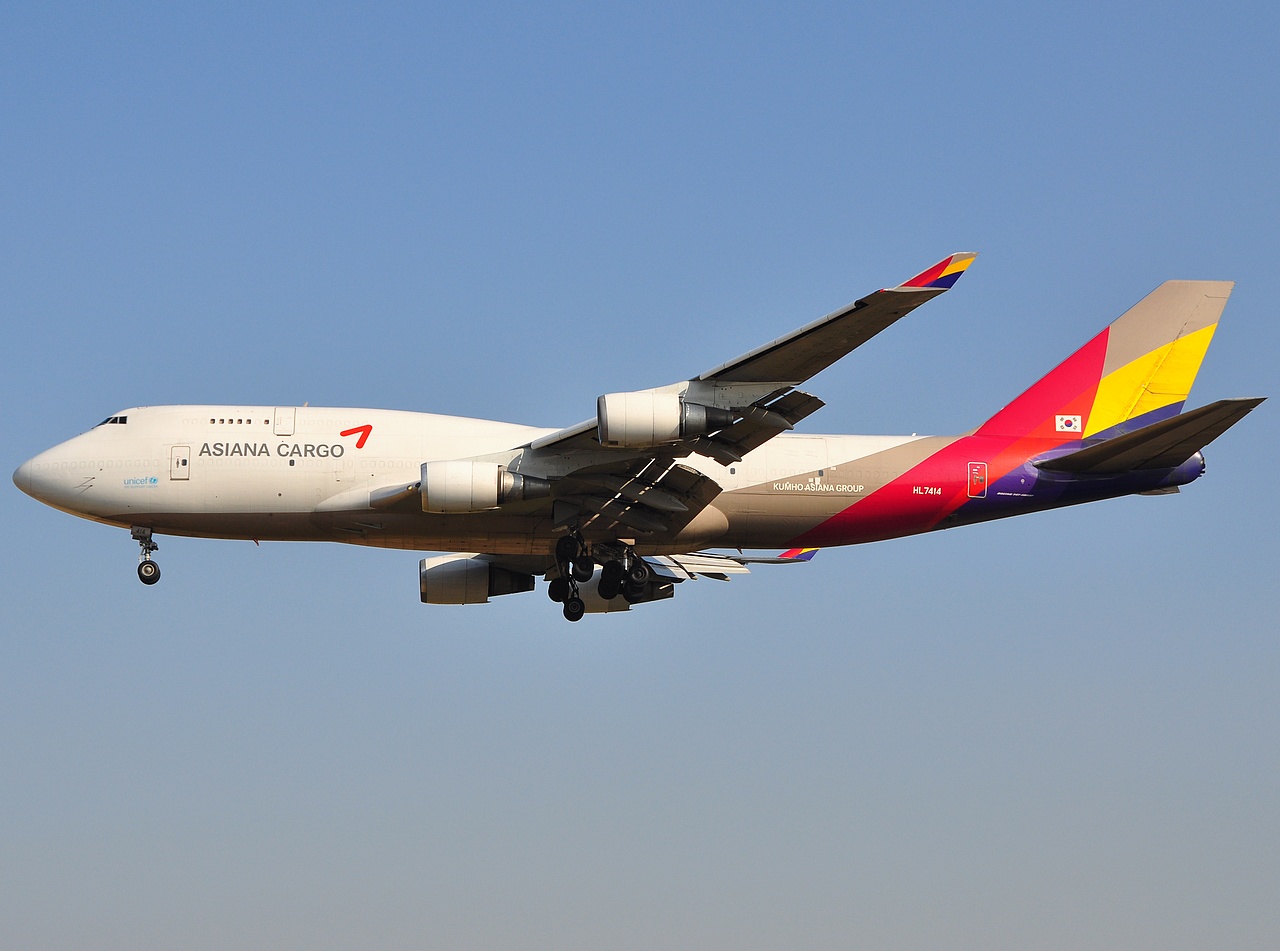 HL7414 - 747-48EF - Asiana Airlines - BRU - 02-04-2009