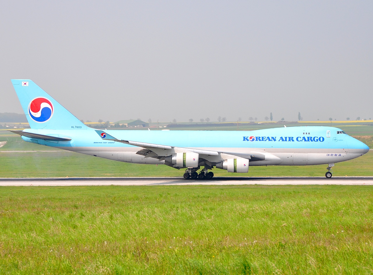 HL7603 - 747-4B5F(ER) - Korean Air Lines - VIE - 24-04-2009