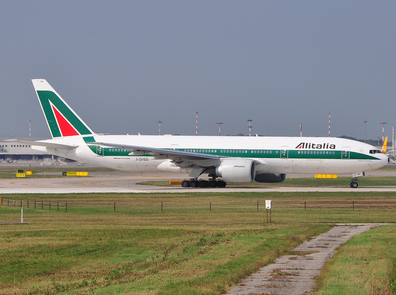 I-DISD - 777-243(ER) - Alitalia - MXP - 22-09-2009