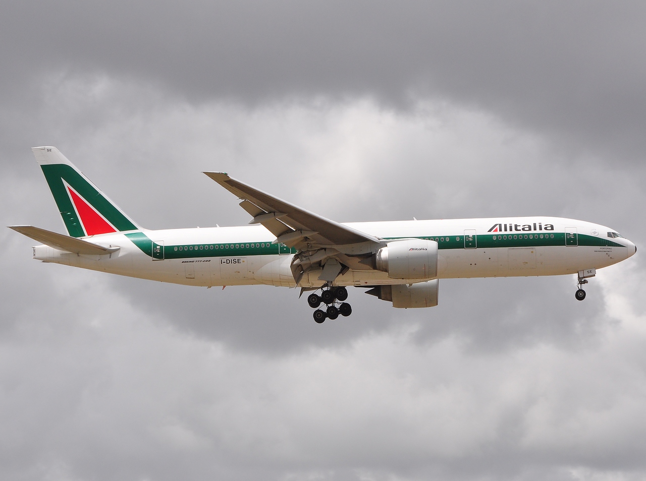 I-DISE - 777-243(ER) - Alitalia - MIA - 15-05-2009