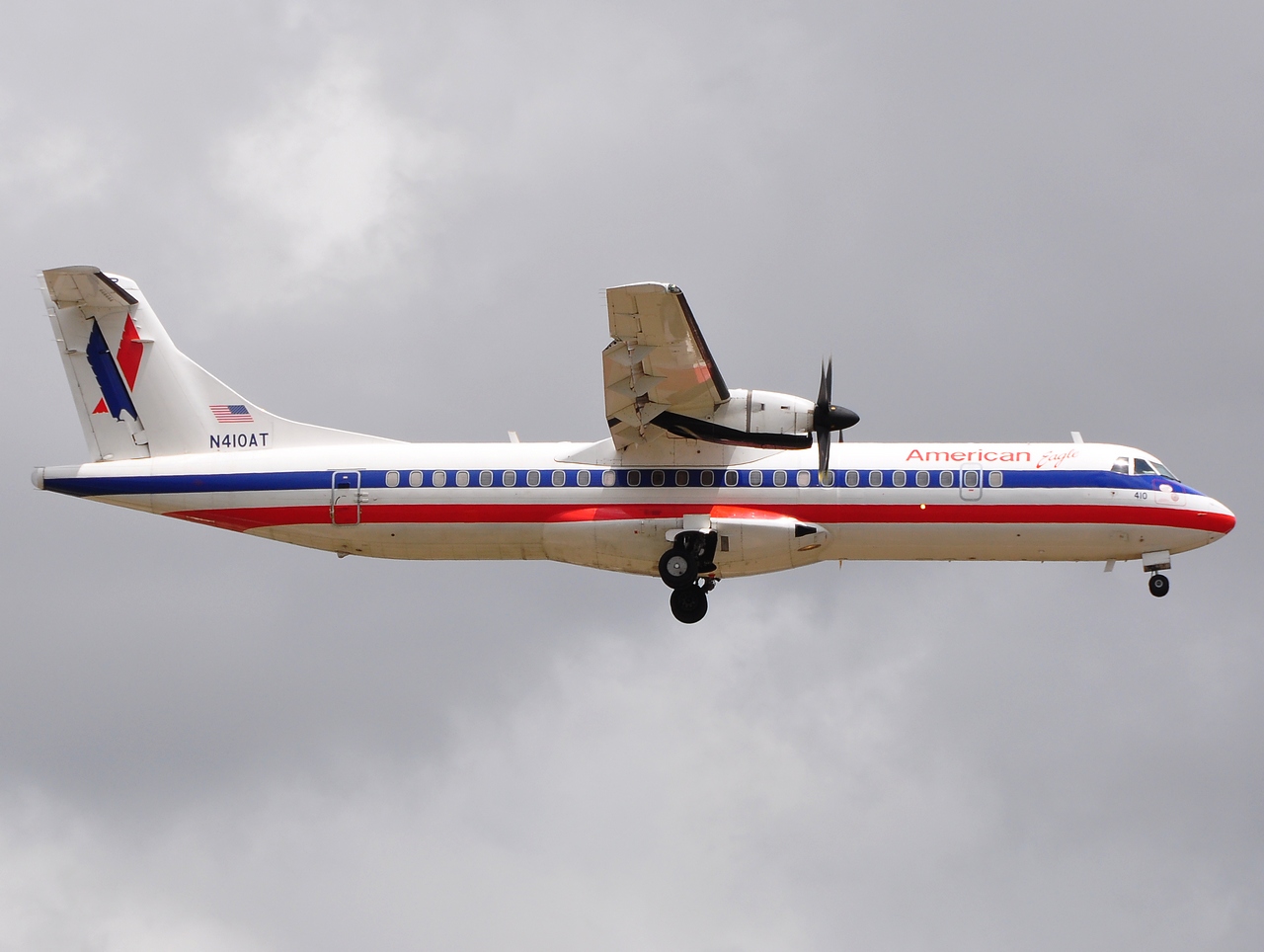 N410AT - ATR 72-212 - American Eagle - MIA - 15-05-2009