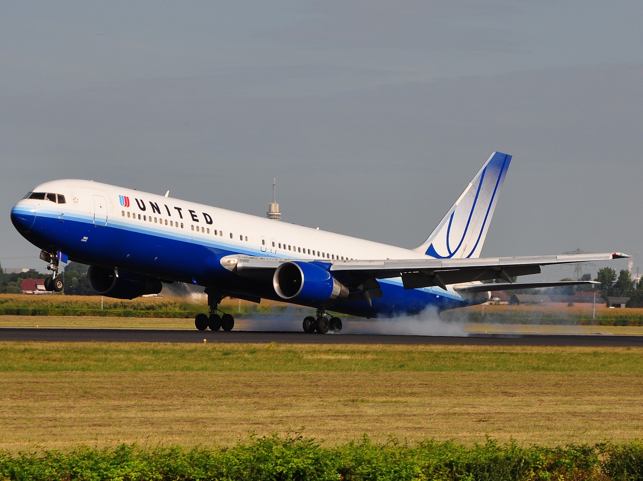 N643UA - 767-322(ER) - United Airlines - AMS - 18-08-2009