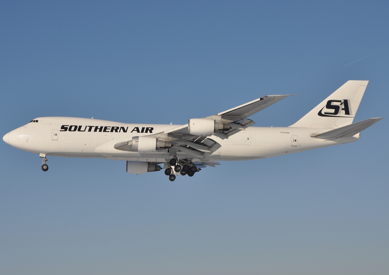 N7547SA - 747-228F - Southern Air - LGG - 10-01-2009