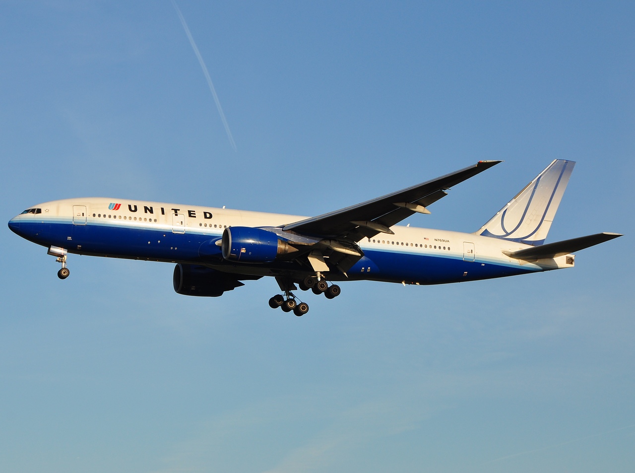 N769UA - 777-222 - United Airlines - BRU - 23-08-2009