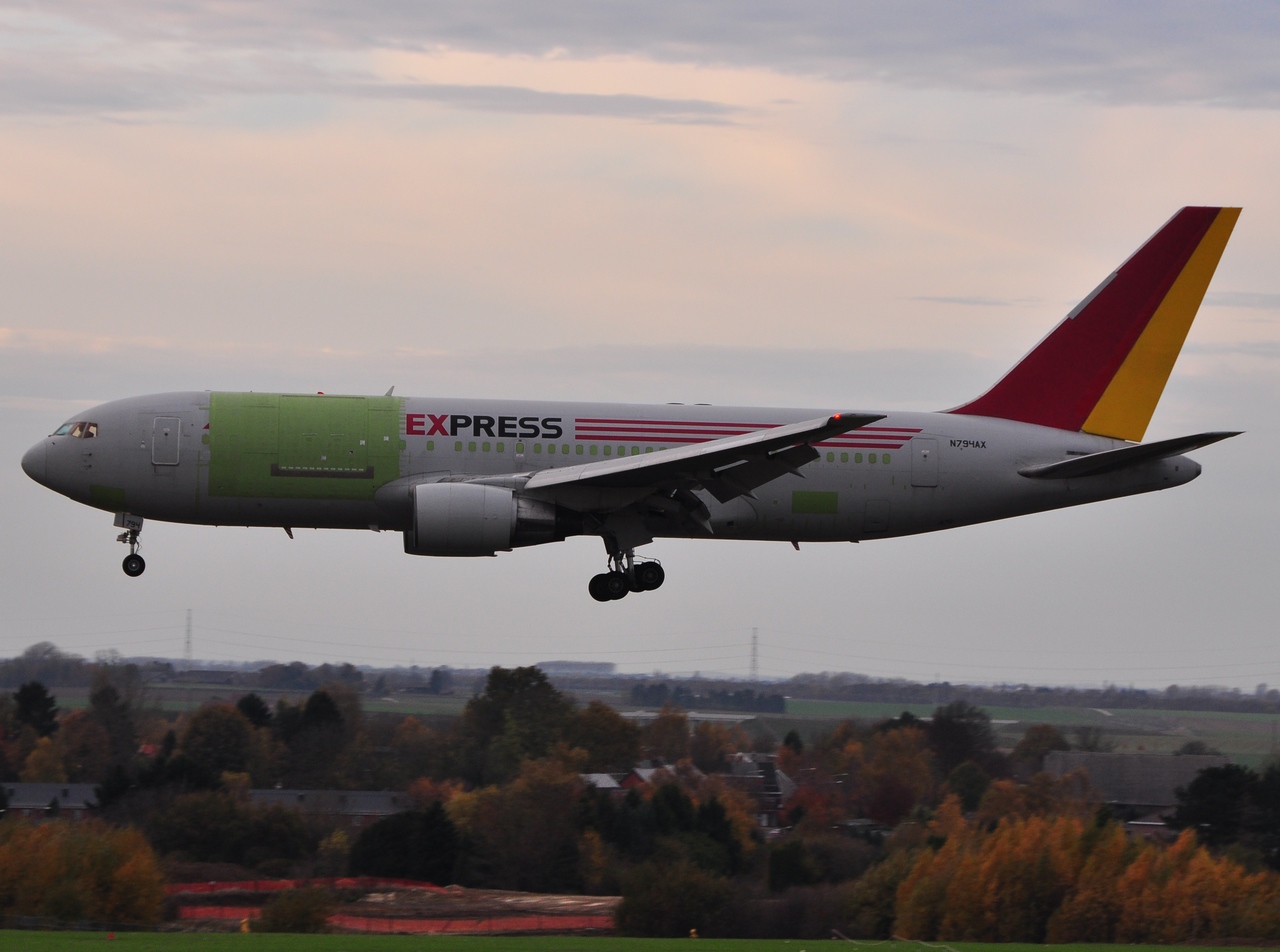 N794AX - 767-281 - Airborne Express - LGG - 13-11-2009