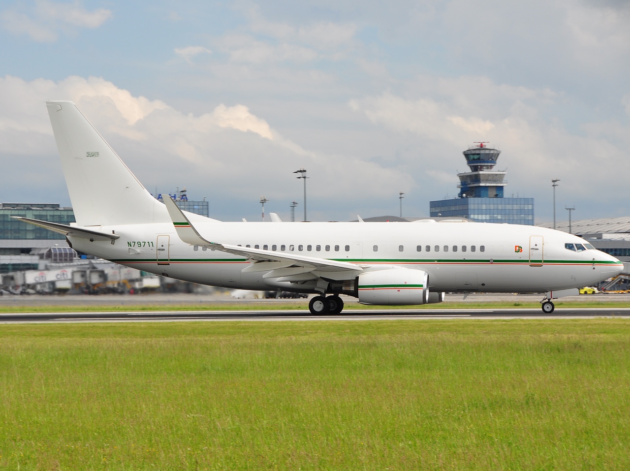 N79711 - 737-7BQ(BBJ) - Dallah BBJ LLC - PRG - 09-06-2009