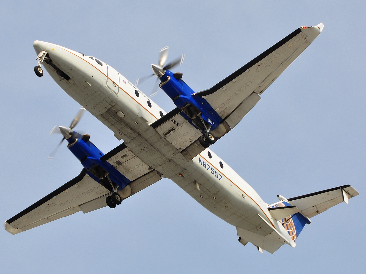 N87557 - Beech 1900D- - Continental Express - MIA - 20-05-2009