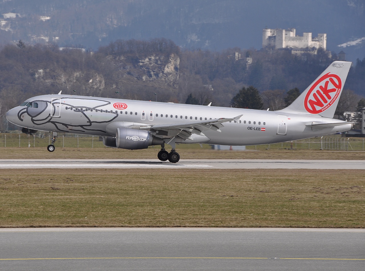 OE-LEE - A320-214 - Niki - SZG - 21-03-2009