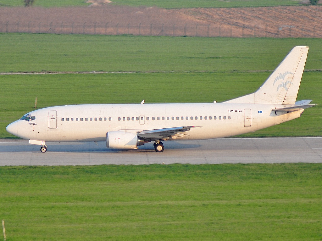 OM-ASC - 737-3Z9 - Air Slovakia - BTS - 24-04-2009c