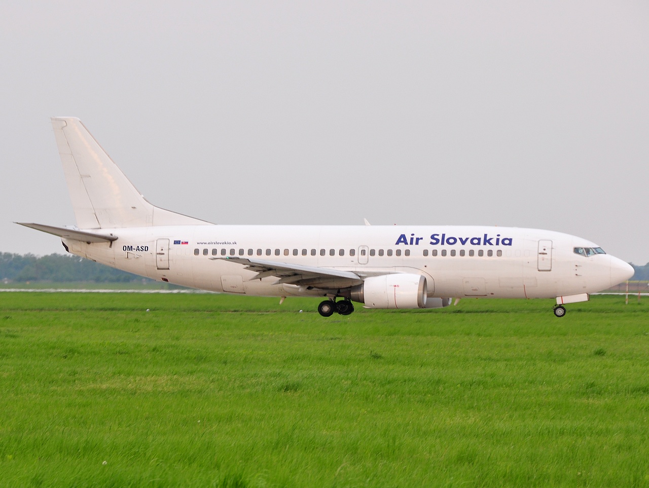 OM-ASD - 737-306 - Air Slovakia - BTS - 23-04-2009