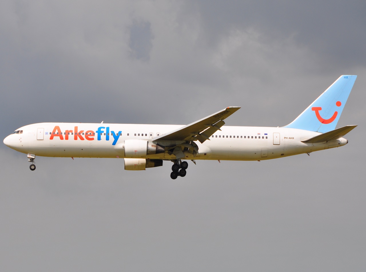 PH-AHX - 767-383(ER) - Arkefly - AMS - 18-08-2009
