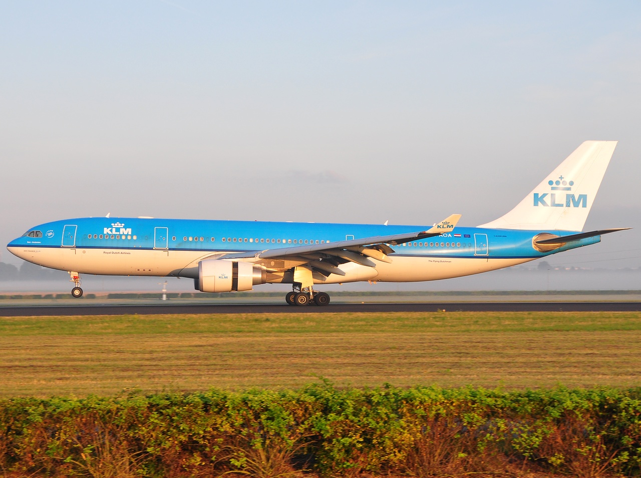 PH-AOA - A330-203 - KLM Royal Dutch Airlines - AMS - 18-08-2009