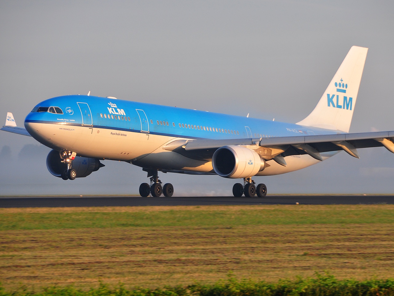 PH-AOL - A330-203 - KLM Royal Dutch Airlines - AMS - 18-08-2009