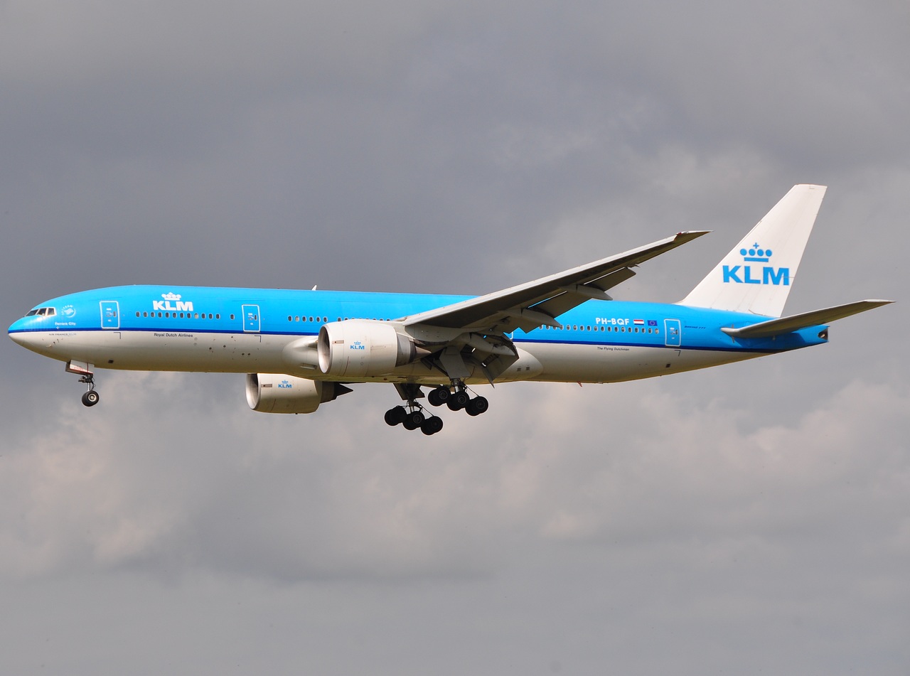 PH-BQF - 777-206(ER) - KLM Royal Dutch Airlines - AMS - 18-08-2009