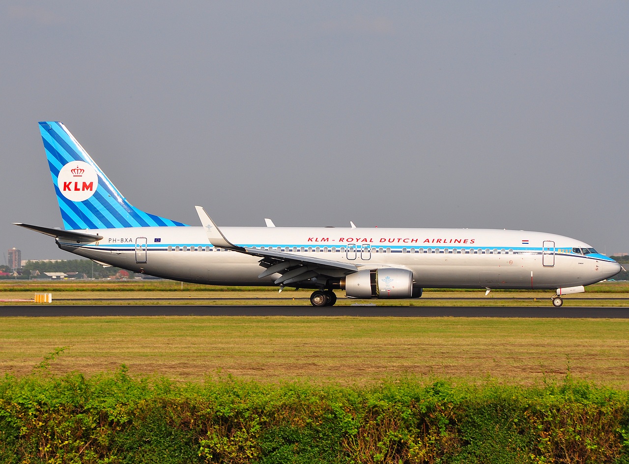 PH-BXA - 737-8K2(WL) - KLM Royal Dutch Airlines - AMS - 18-08-2009