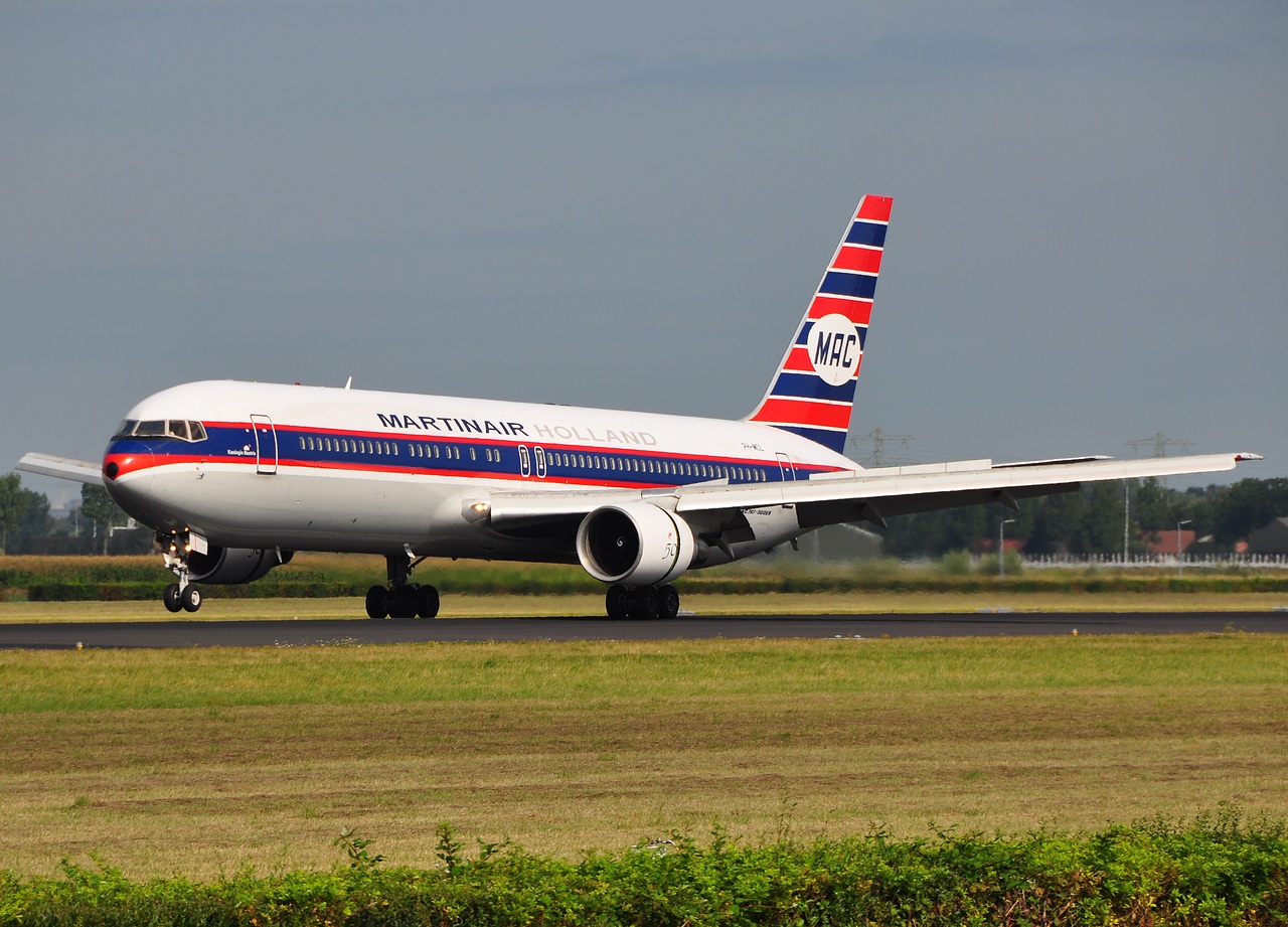 PH-MCL - 767-31A(ER) - Martinair Holland - AMS - 18-08-2009