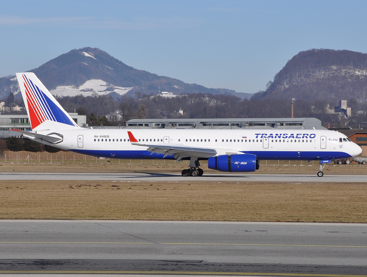 RA-64509 - Tupolev Tu-214 - Transaero Airlines - SZG - 28-02-2009