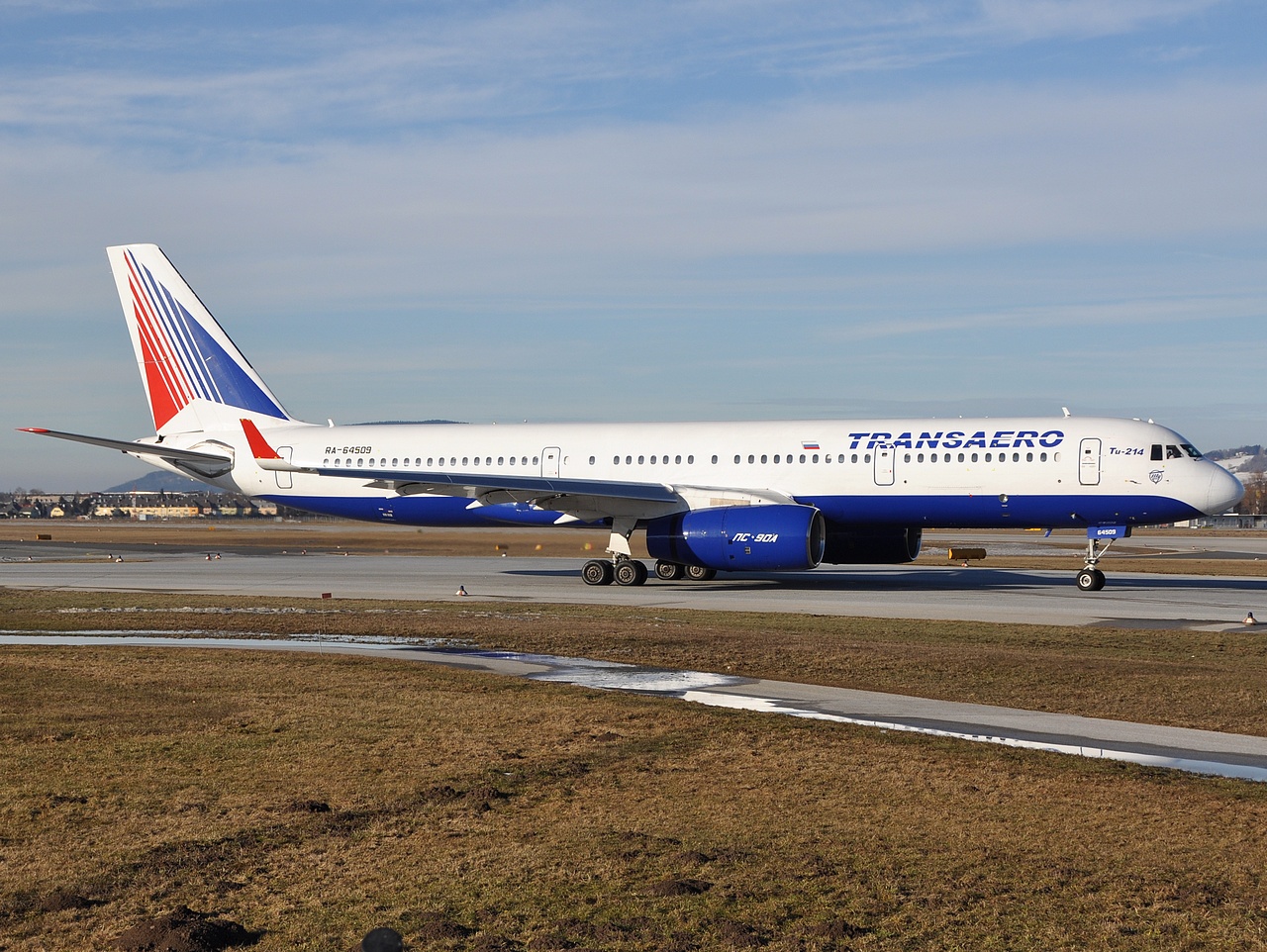 RA-64509 - Tupolev Tu-214 - Transaero Airlines - SZG - 28-02-2009c