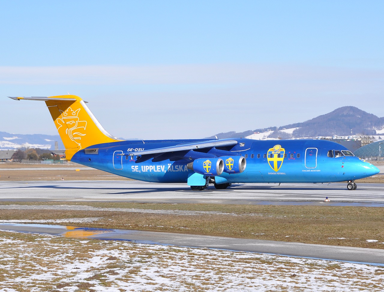 SE-DSU - RJ100 - Malmo Aviation - SZG - 28-02-2009b