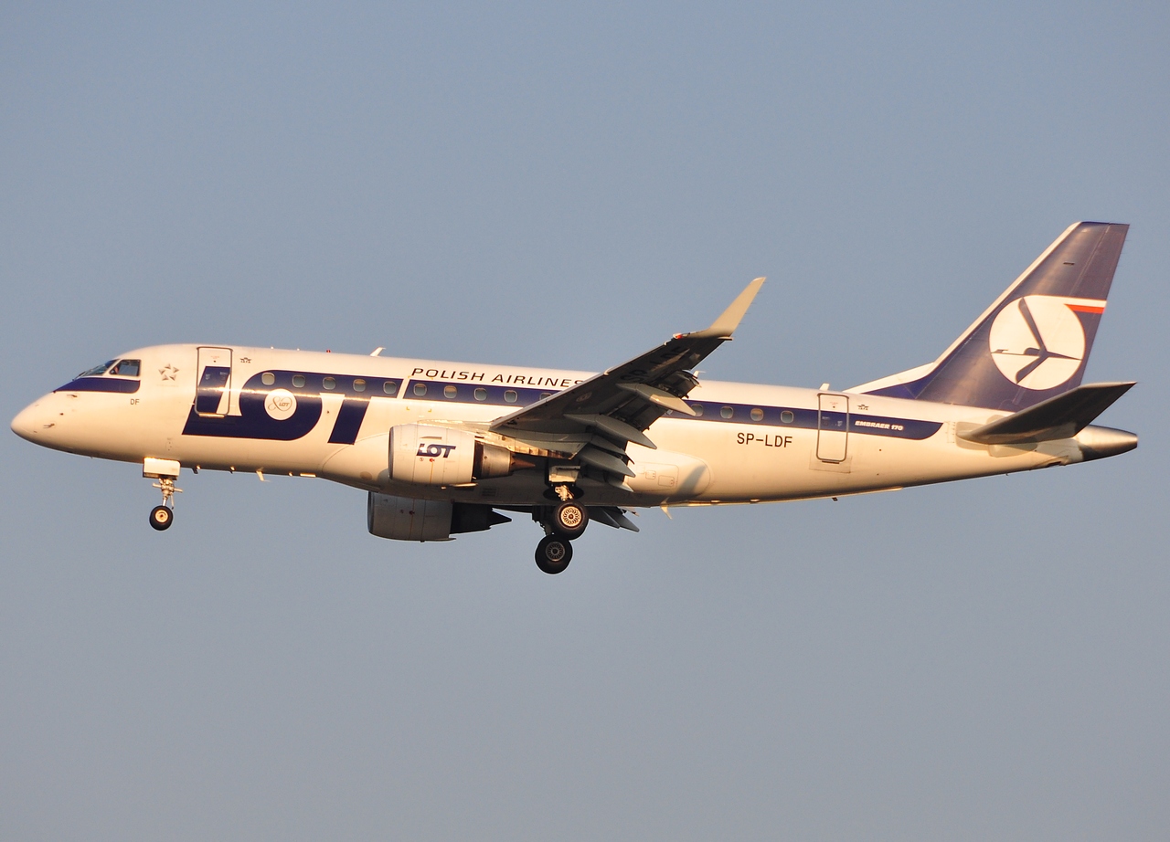 SP-LDF - ERJ-170STD (ERJ-170-100) - LOT _ Polish Airlines - MXP - 22-09-2009