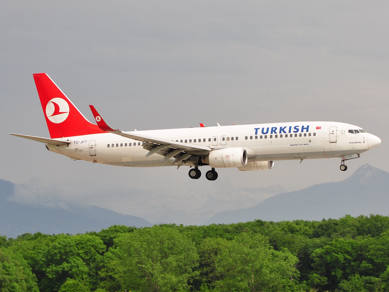 TC-JFT - 737-8F2(WL) - Turkish Airlines - GVA - 12-05-2009