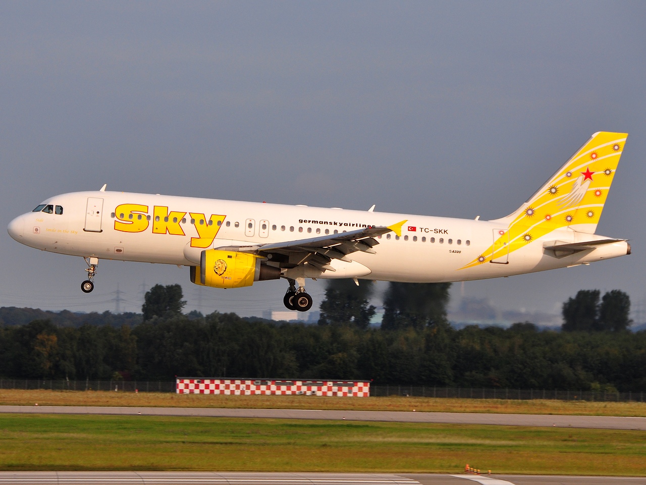 TC-SKK - A320-211 - Sky Airlines - DUS - 06-09-2009
