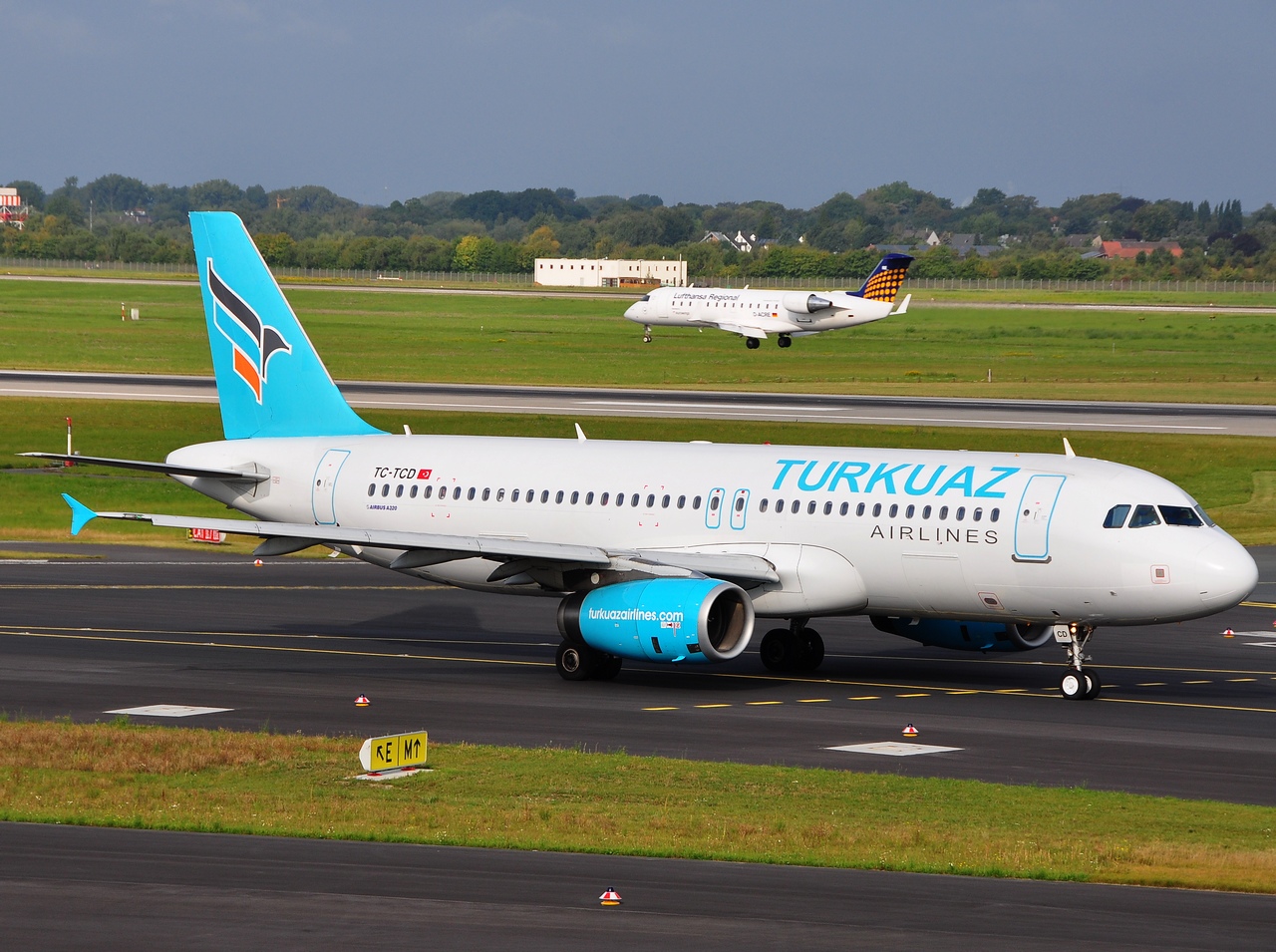 TC-TCD - A320-232 - Turkuaz Airlines - DUS - 06-09-2009b