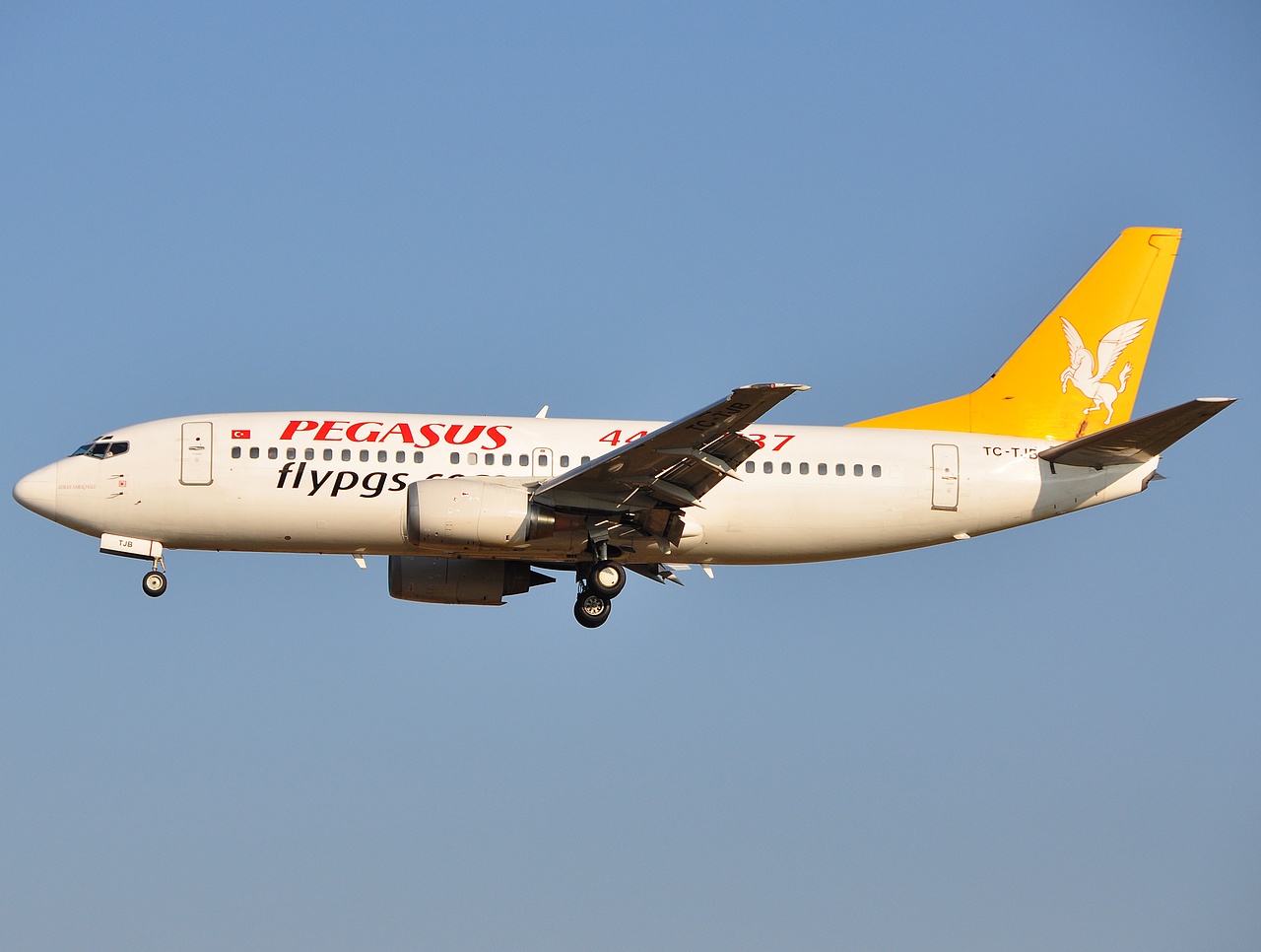 TC-TJB - 737-3Q8 - Pegasus - BRU - 01-04-2009