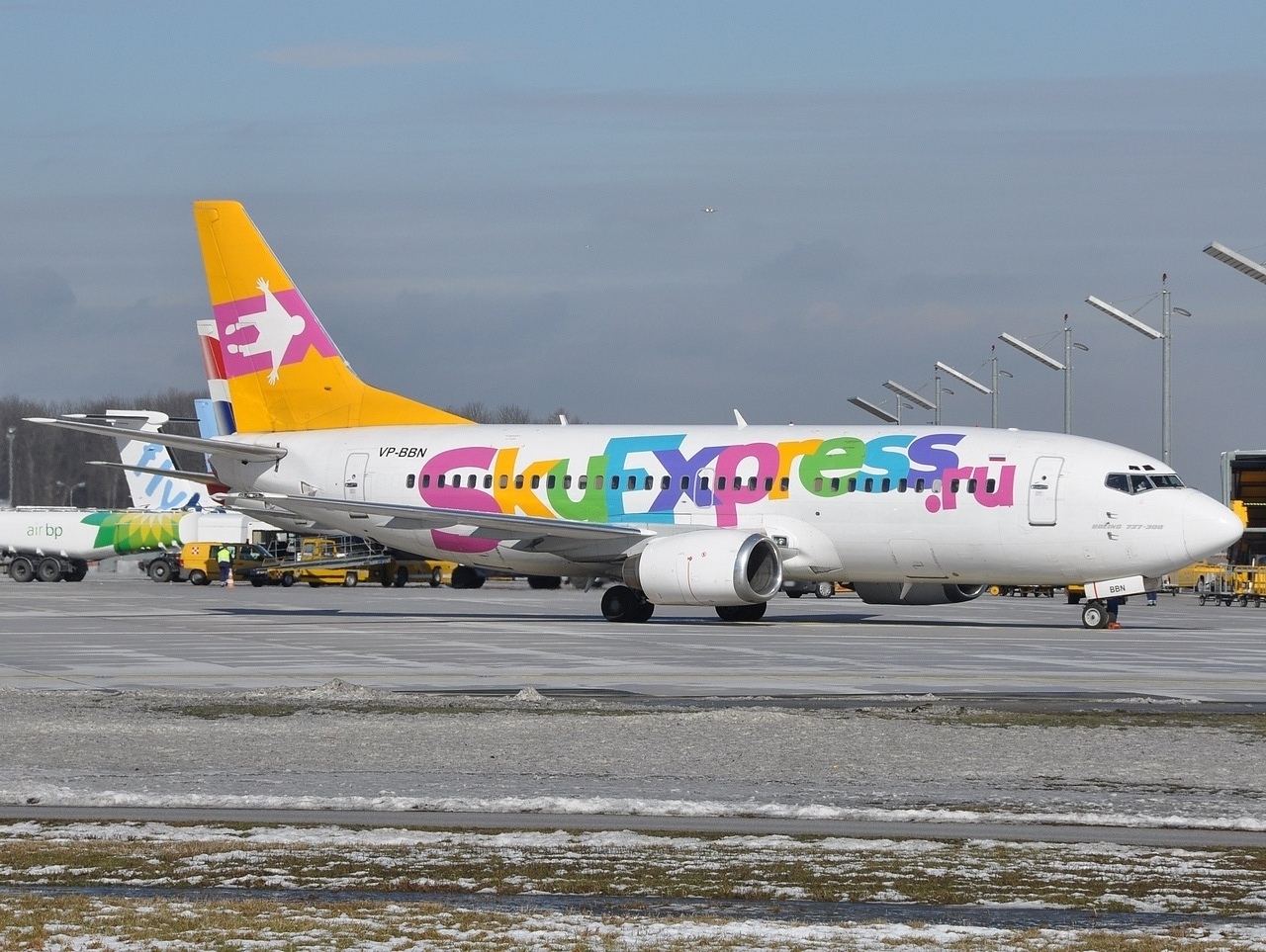 VP-BBN - 737-330 - SkyExpress - SZG - 28-02-2009