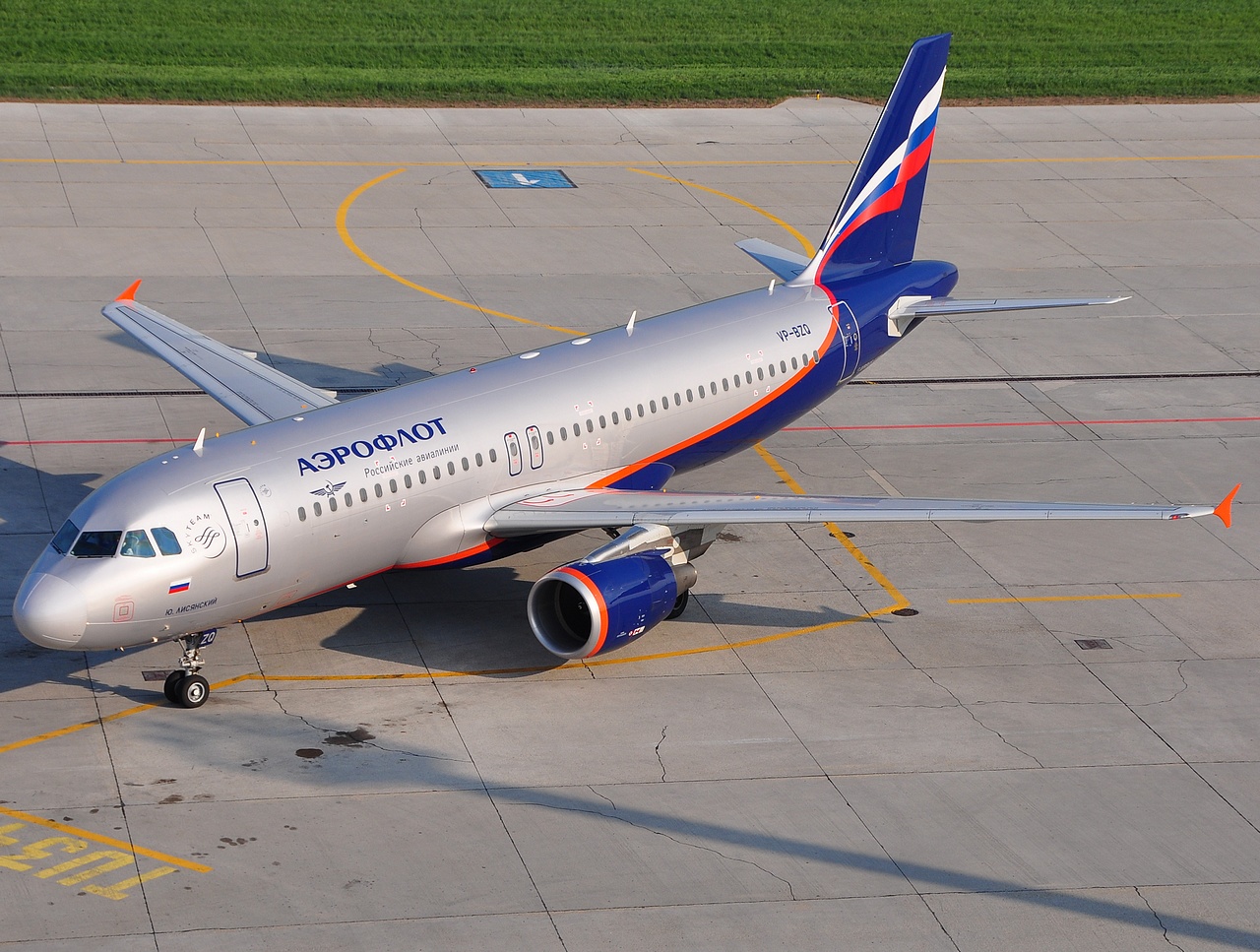 VP-BZQ - A320-214 - Aeroflot _ Russian Airlines - BTS - 24-04-2009