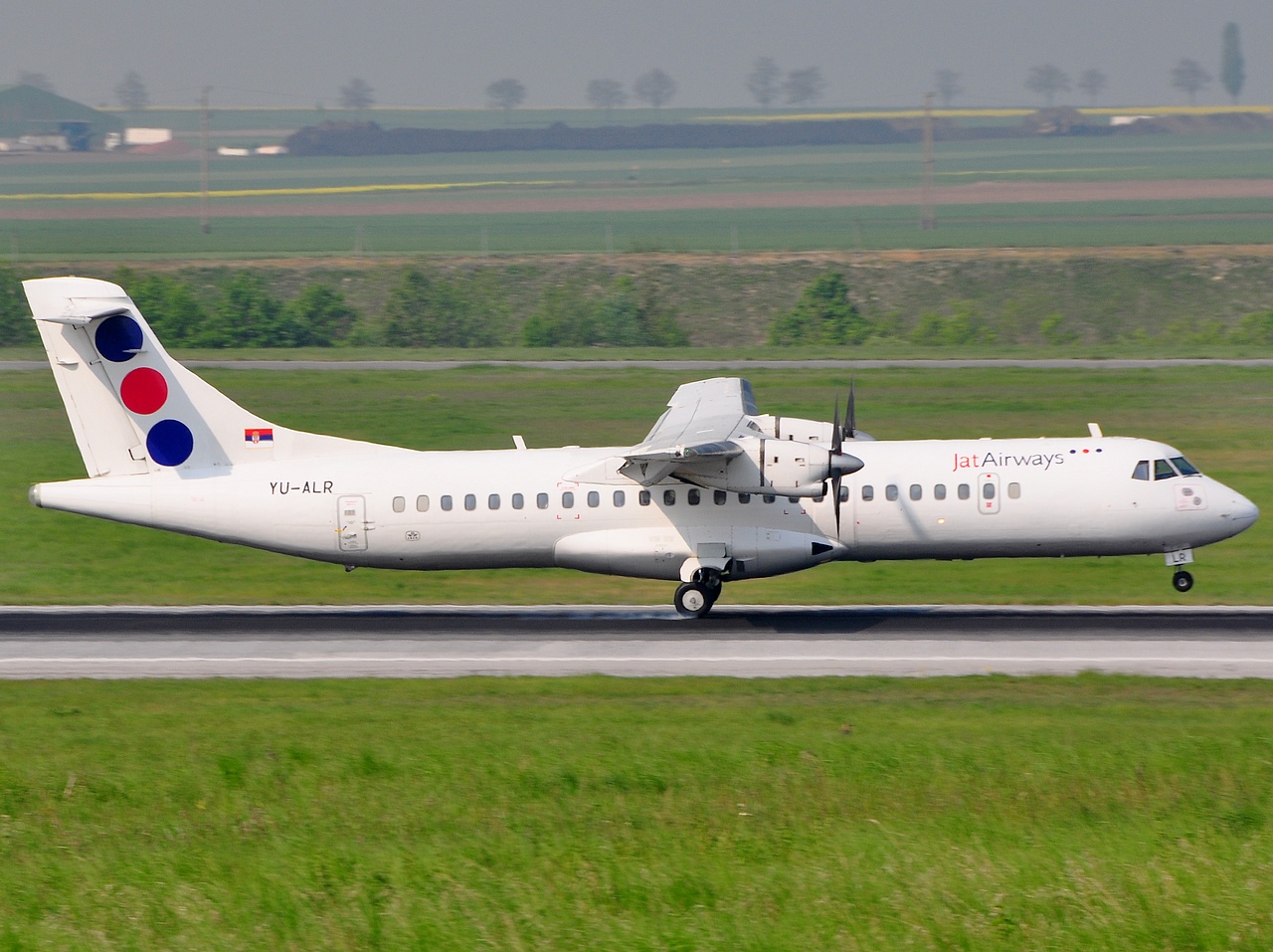 YU-ALR - ATR 72-202 - JAT Yugoslav Airlines - VIE - 24-04-2009
