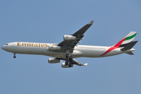 A6-ERM - A340-313 - Emirates - MXP - 23-09-2009