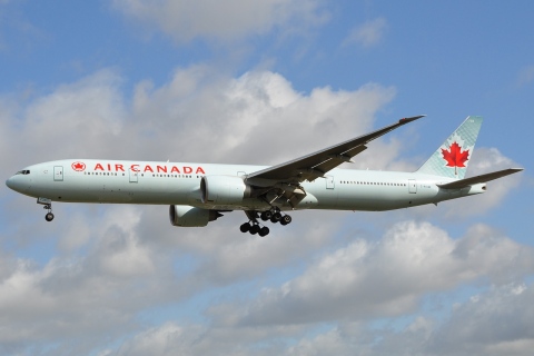 C-FIVM - 777-333(ER) - Air Canada - LHR - 27-08-2009
