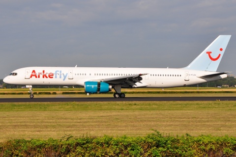 C-FLOX - 757-2Y0 - Arkefly - AMS - 18-08-2009b