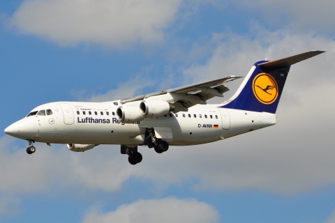 D-AVRR - RJ85 - Lufthansa Cityline - LHR - 27-08-2009