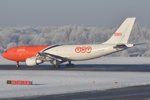 EC-HQT - A300B4-103 - TNT Airways - LGG - 09-01-2009c