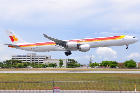 EC-JNQ - A340-642 - Iberia - MIA - 19-05-2009