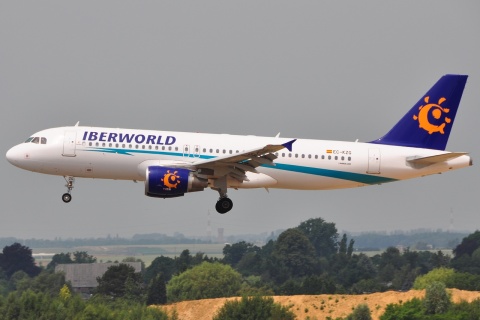 EC-KZG - A320-214 - Iberworld - LGG - 04-07-2009