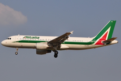 EI-DTC - A320-216 - Alitalia - BRU - 02-07-2009