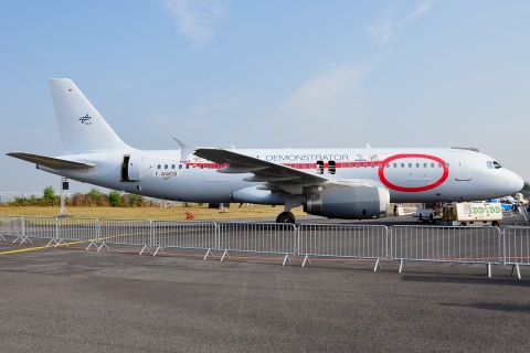 F-WWDB - A320-232 - DLR Flugbetriebe - CGN - 20-09-2009