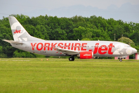 G-CELB - 737-377 - Jet2 - GVA - 12-05-2009b