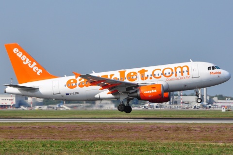 G-EZBI - A319-111 - easyJet - MXP - 22-09-2009