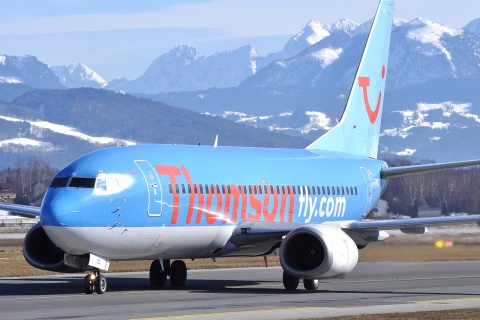 G-THOG - 737-31S - Thomson Airways - SZG - 28-02-2009