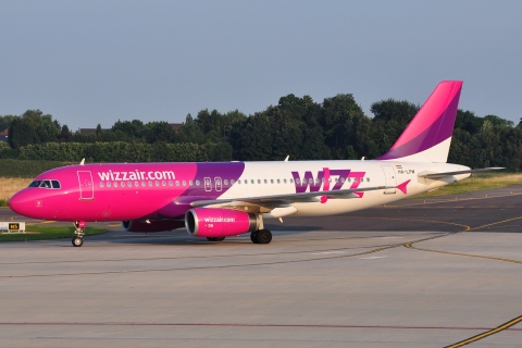 HA-LPM - A320-232 - Wizz Air - CRL - 30-06-2009