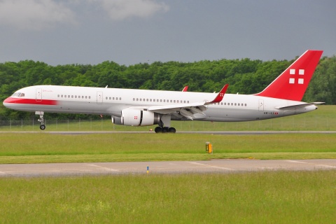 HB-IEE - 757-23A(WL) - PrivatAir - GVA - 12-05-2009