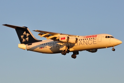 HB-IYU - RJ100 - Swiss - BRU - 04-08-2009